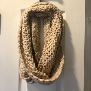 Women’s infinity scarf